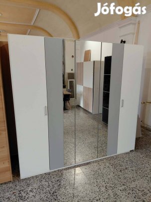 225 cm széles, 210 cm magas 5 ajtós gardób szekrény eladó