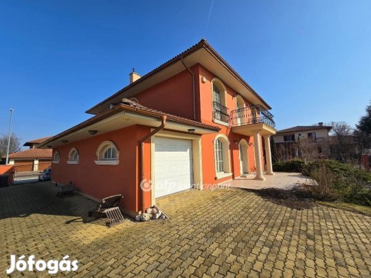 229 nm-es ház eladó Győr