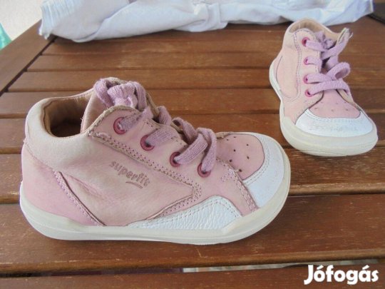 22-es Superfit kívül-belül bőr kislány magasszárú cipő 22