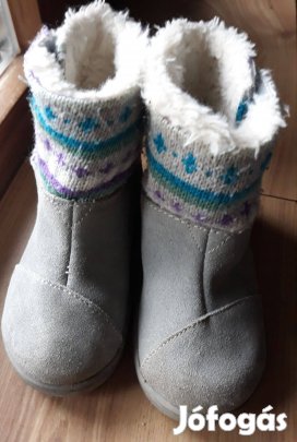 22-es Toms bélelt csizma
