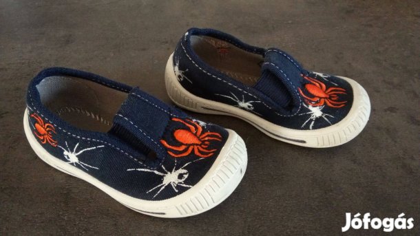 22-es babacipő, bébicipő, vászoncipő, váltócipő