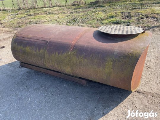 2300 L-es vas tartály eladó