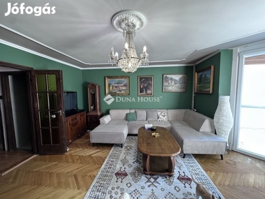 230 nm-es lakás eladó Pécs
