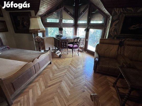 230 nm-es lakás eladó Pécs