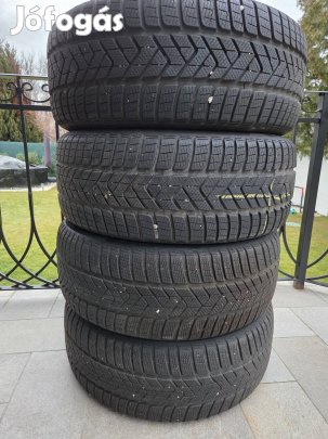 235/50 R19 és 255/45 R19 Pirelli Scorpion téligumi