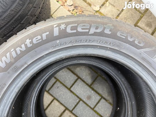 235/55 17" Hankook Winter icept Evo téli gumi (2db)
