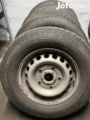 235/65 R16C gumi 6,5J*16 ET60 felnivel
