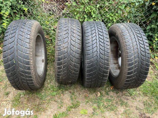 235/65 R17 Téli gumi garnitúra 4-db (7,5-8mm)