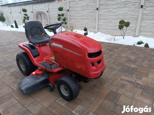 23 HP Olaj szivattyús fűnyíró traktor Fűnyírótraktor Snapper