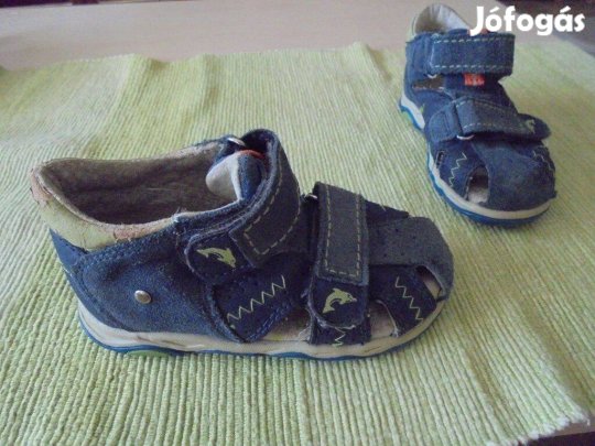 23-as Twisty 2 tépőzáras fiú szandálcipő 23