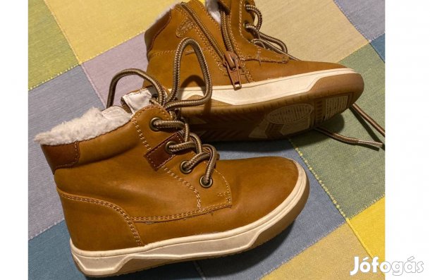 23-as bundás, meleg bakancs, csizma. Újszerű
