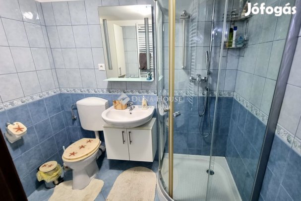 240 nm-es ház eladó Komló