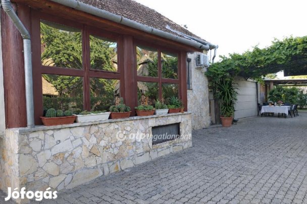 244 nm-es ház eladó Berettyóújfalu