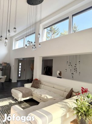 246 nm-es ház eladó Diósd