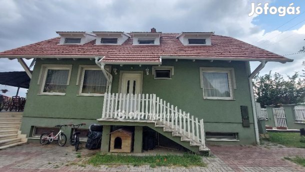 246 nm-es ház eladó Veresegyház