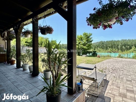 248 nm-es ház eladó Pécs