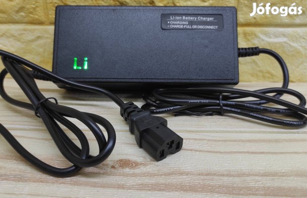 24V - 29.4V, 3A, 7S, lítium-ion akkutöltő, különböző DC csatlakozóval