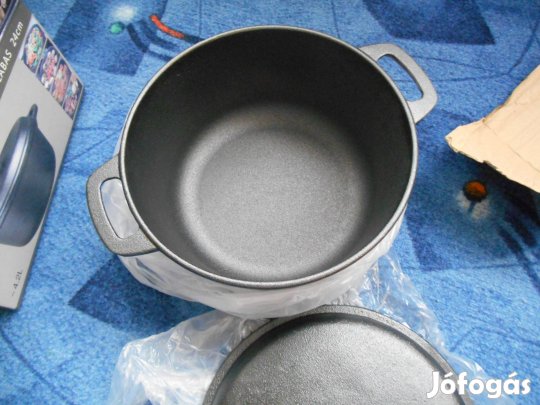 24 cm öntöttvas lábas