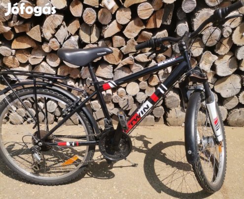 24 colos fiú kerékpár eladó. Sárvédő, támasztó, agydinamós világítás