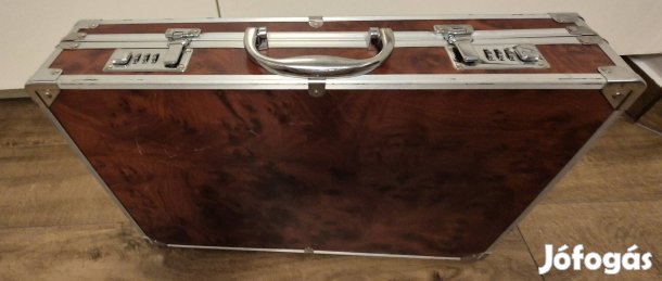 24 darabos Wiss Mayer kés- és evőeszköz készlet táskában