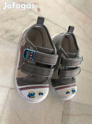 24-es Padini tornacipő eladó