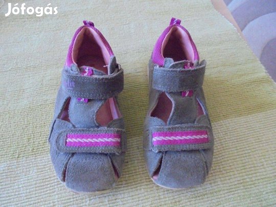 24-es Superfit kívül belül bőr lány szandálcipő