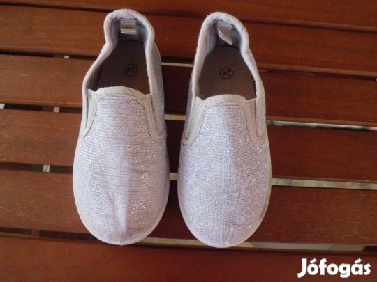 24-es ezüst lány vászon cipő benti váltócipő