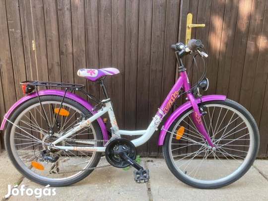 24es lány kerákpár