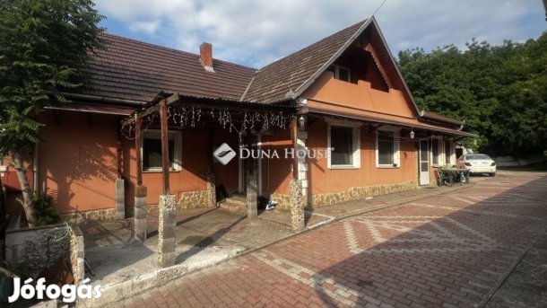 250 nm-es ház eladó Dunaújváros