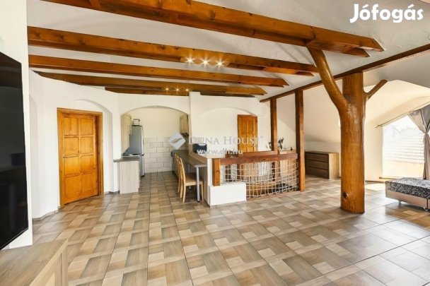 250 nm-es ház eladó Kőszárhegy