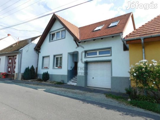 250 nm-es ház eladó Velem
