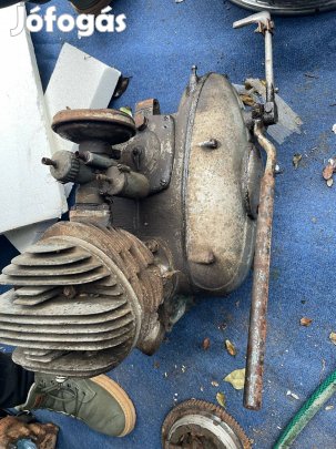 250 t5 Pannónia blokk