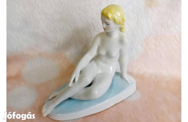 2512/31 Zsolnay porcelán akt figura pajzspecséttel