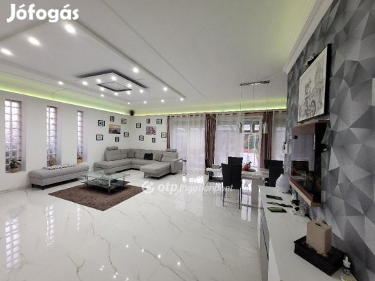 253 nm-es ház eladó Dunaharaszti