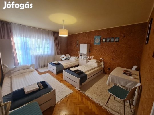 254 nm-es ház eladó Szeged