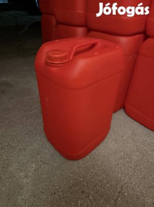 25 literes piros műanyag kanna - erős, sokoldalú!