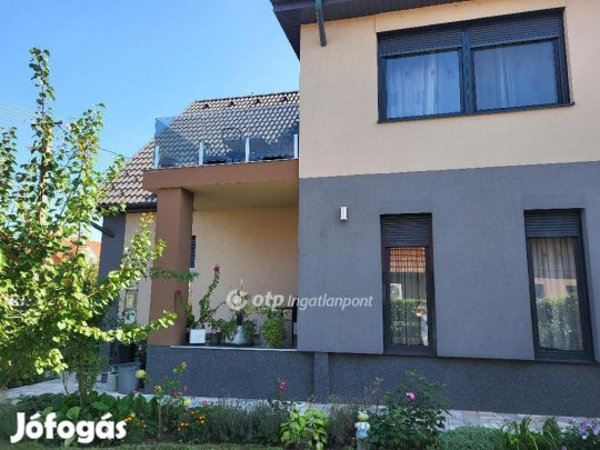 260 nm-es ház eladó Balatonszárszó