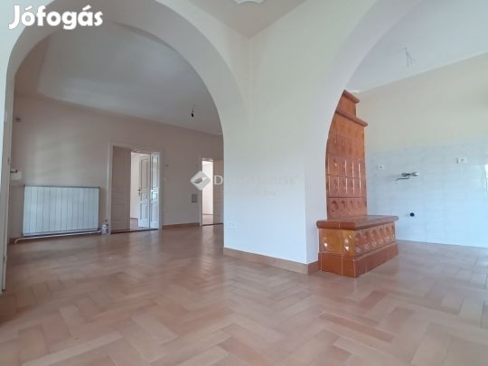 260 nm-es ház eladó Kecskemét