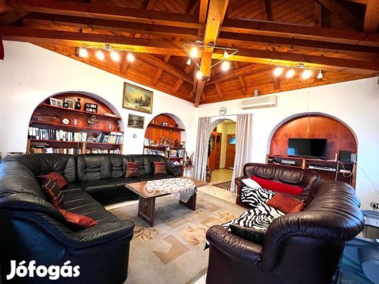 266 nm-es ház eladó Győr