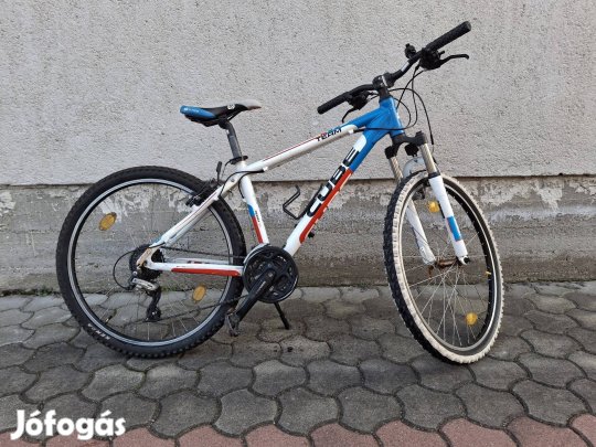 26" Cube 260 race férfi kerékpár alacsony vázas