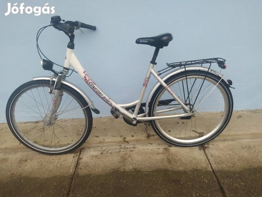 26- ős nöi mélyvazas kerékpar/ agydinamos/