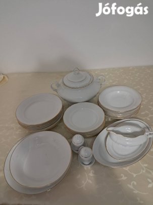 26 darabos porcelán étkészlet eladó
