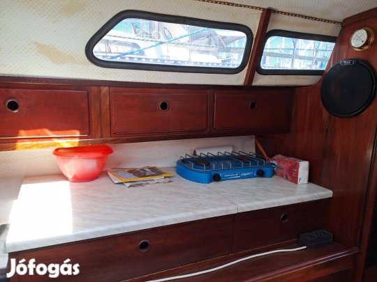 26 lábas vitorlás hajó 