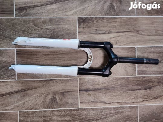 26-os Sr Suntour első teleszkóp 