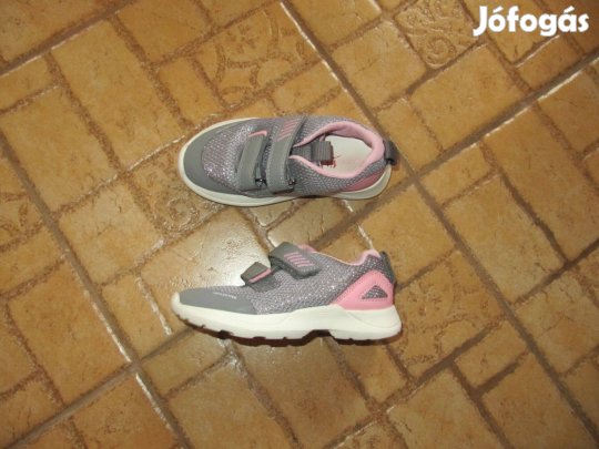 26-os Superfit sportcipő, újszerű