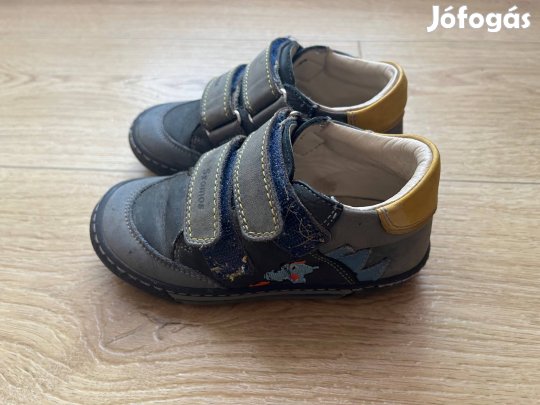 26-os Szamos cipő