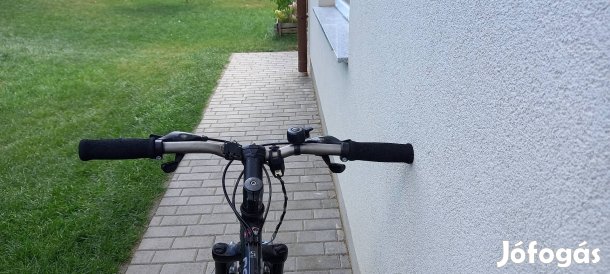 26-os férfi bicikli 