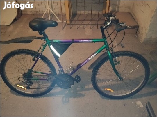 26-os férfi kerékpár