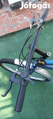 26-os férfi vázas kerékpár 