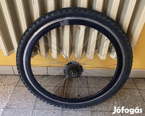 26-os hátsó kerék .